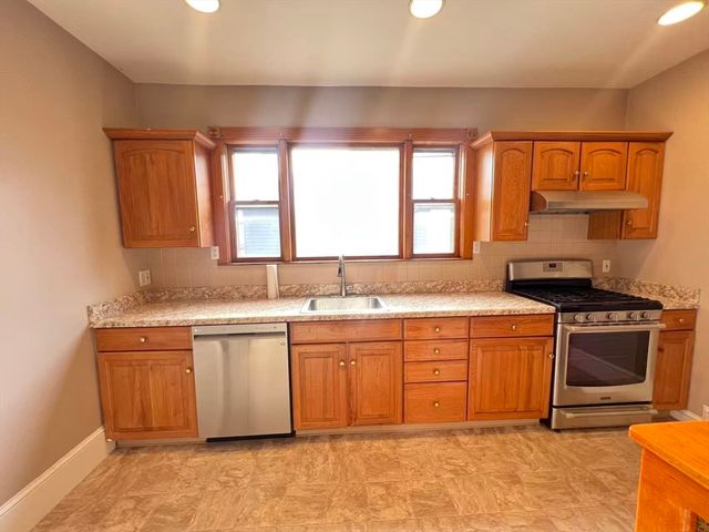 9 Saint James Rd 9, Medford, MA 02155