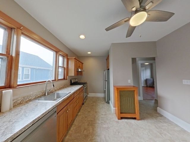 9 Saint James Rd 9, Medford, MA 02155