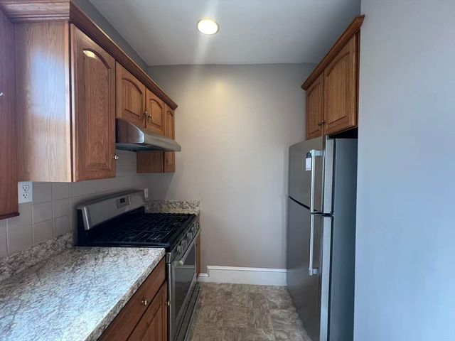 9 Saint James Rd 9, Medford, MA 02155