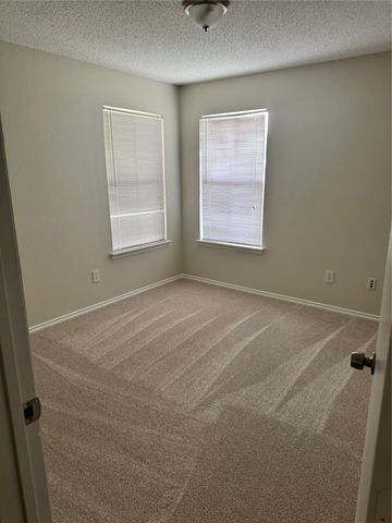 195 Rolling Court, Lancaster, TX 75146