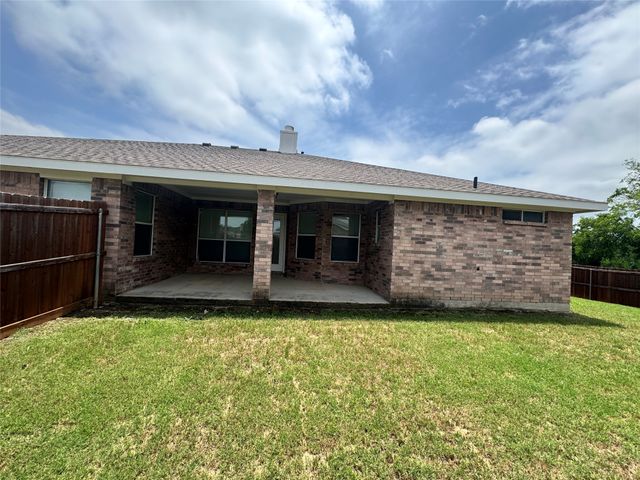 195 Rolling Court, Lancaster, TX 75146