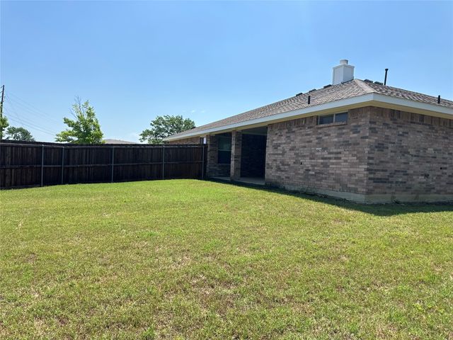 195 Rolling Court, Lancaster, TX 75146