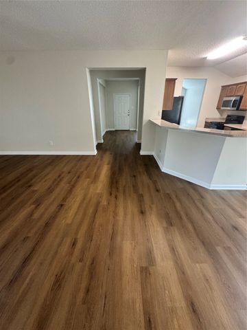 195 Rolling Court, Lancaster, TX 75146