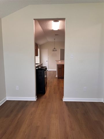 195 Rolling Court, Lancaster, TX 75146