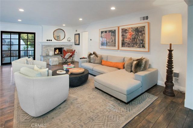 5117 Lubao Avenue, Woodland Hills, CA 91364