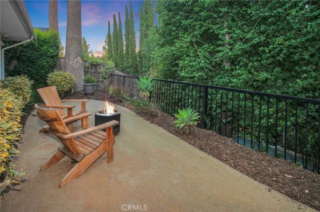 5117 Lubao Avenue, Woodland Hills, CA 91364