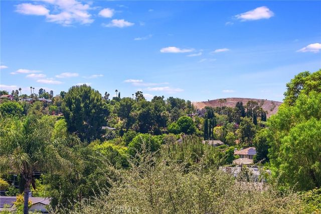 5117 Lubao Avenue, Woodland Hills, CA 91364