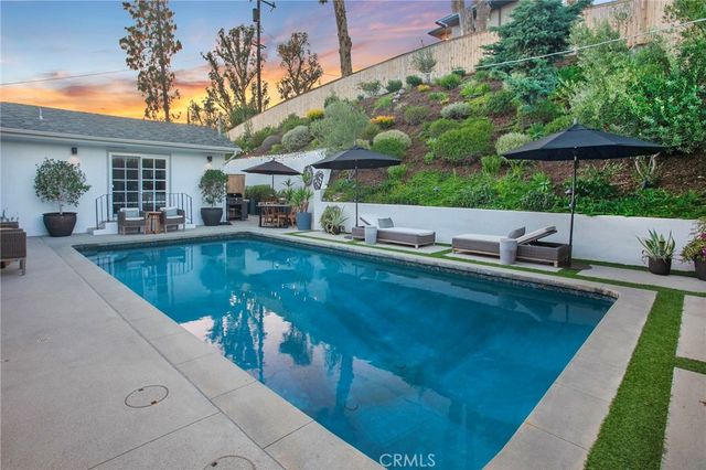 5117 Lubao Avenue, Woodland Hills, CA 91364