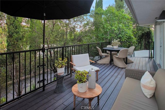 5117 Lubao Avenue, Woodland Hills, CA 91364