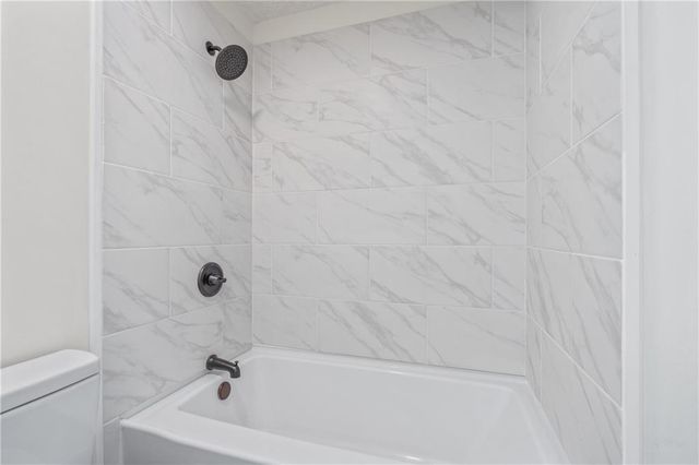 1218 NW Golfview Drive, Grain Valley, MO 64029