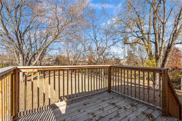 1218 NW Golfview Drive, Grain Valley, MO 64029