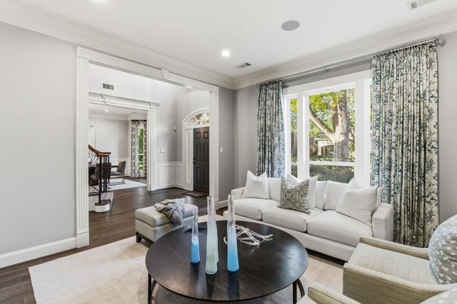 4525 Braeburn Drive, Bellaire, TX 77401