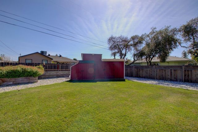 1750 1st St, Atwater, CA 95301