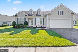 33 BUNKER HILL DR, Allentown, NJ 08501
