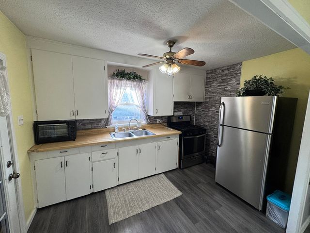 212 W Allmon Street, Salem, IL 62881