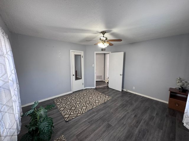 212 W Allmon Street, Salem, IL 62881