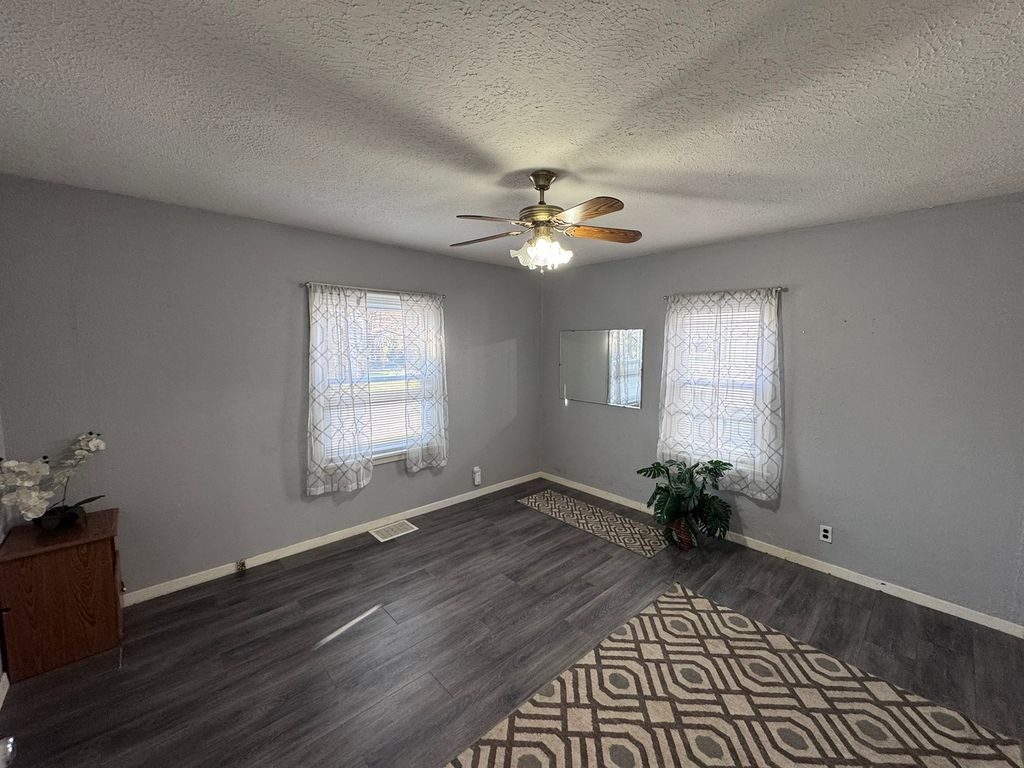 Image 18 of property listing at 212 W Allmon Street, Salem, IL 62881