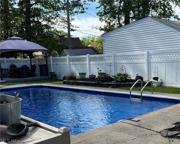 25540 Chatworth Drive, Euclid, OH 44117