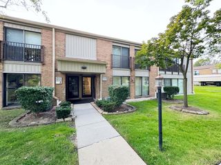18149 University Park Drive, Livonia, MI 48152