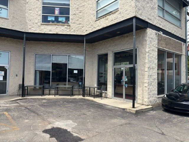 2010 N Damen Avenue, Chicago, IL 60647