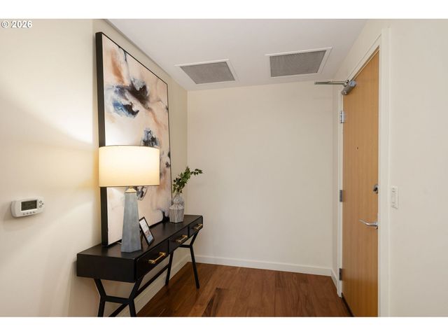 836 S CURRY St 1508, Portland, OR 97239