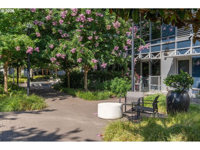 836 S CURRY St 1508, Portland, OR 97239