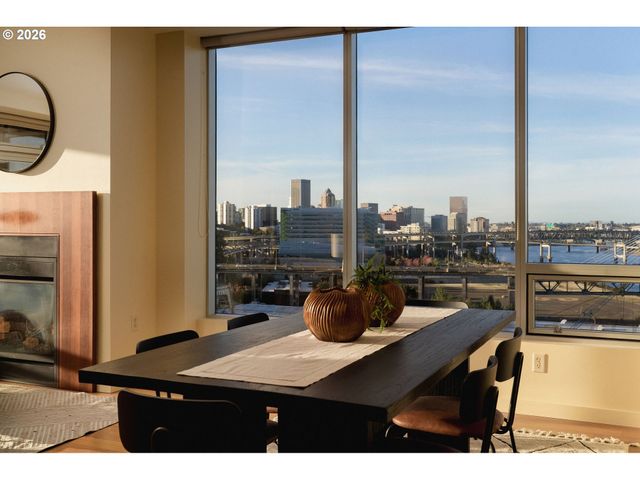 836 S CURRY St 1508, Portland, OR 97239