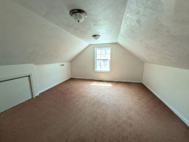 12 Woodbury Ct 12, Salem, MA 01970