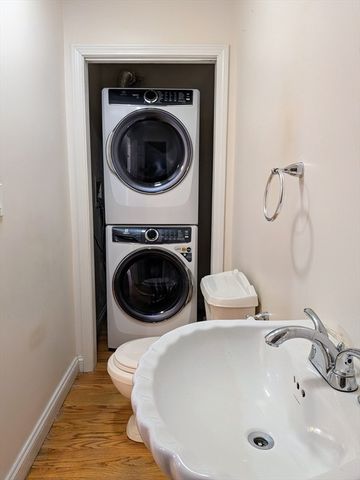 12 Woodbury Ct 12, Salem, MA 01970