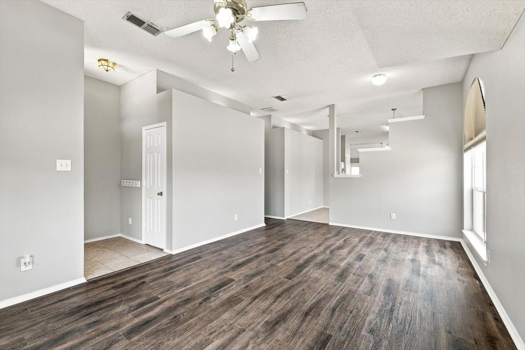 8900 San Joaquin Trail, Fort Worth, TX 76118 — photo 4
