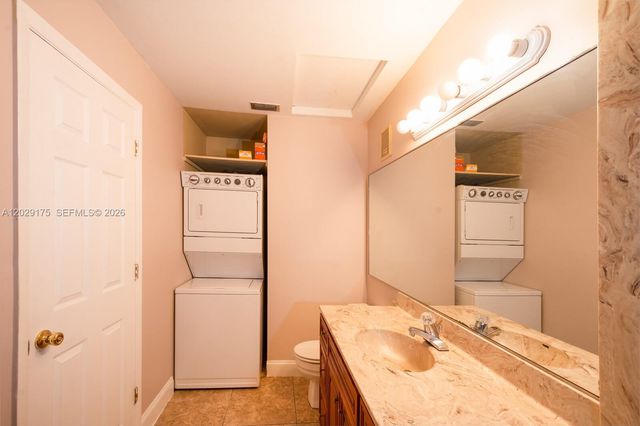 1 Crossings Circle E E, Boynton Beach, FL 33435