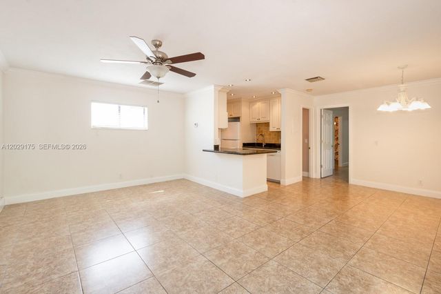1 Crossings Circle E E, Boynton Beach, FL 33435