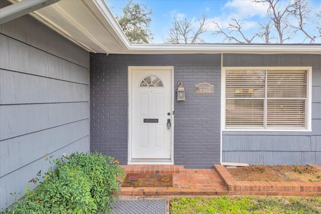 5321 Pagewood Lane, Houston, TX 77056