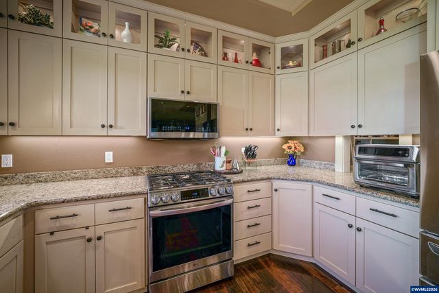 2777 Vibbert St S, Salem, OR 97302