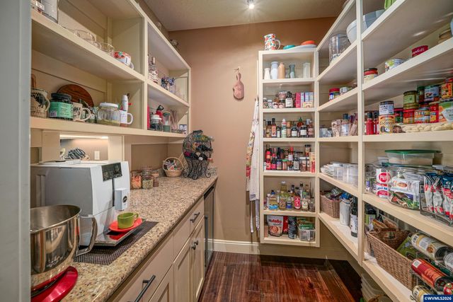 2777 Vibbert St S, Salem, OR 97302