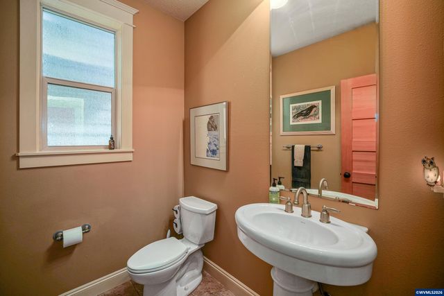2777 Vibbert St S, Salem, OR 97302