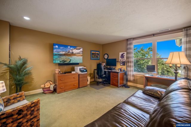 2777 Vibbert St S, Salem, OR 97302