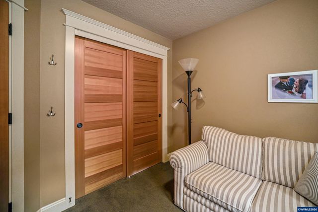 2777 Vibbert St S, Salem, OR 97302