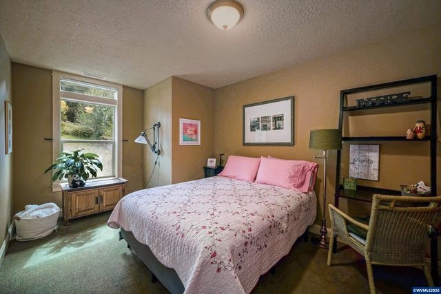 2777 Vibbert St S, Salem, OR 97302