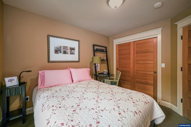 2777 Vibbert St S, Salem, OR 97302