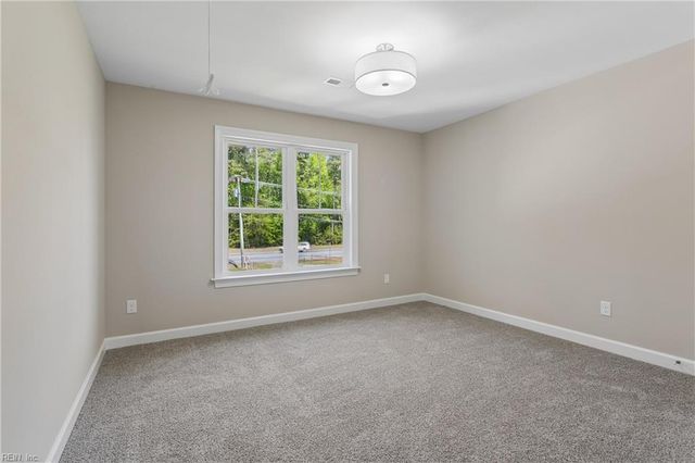 1215 Victory BLVD, Yorktown, VA 23693