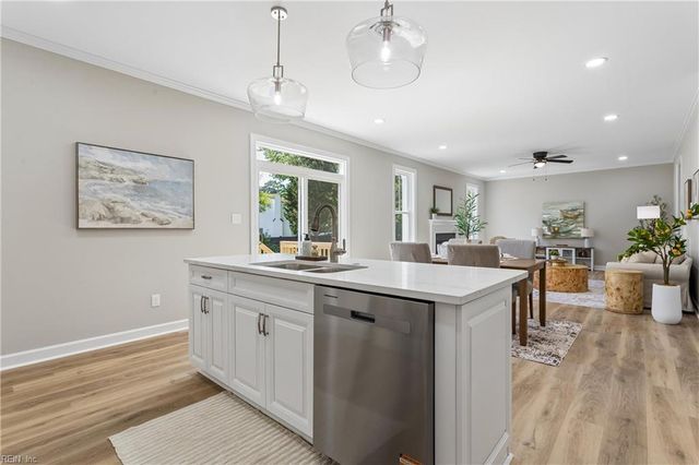 1215 Victory BLVD, Yorktown, VA 23693