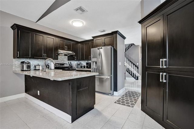 218 NW 75th Terrace, Plantation, FL 33317