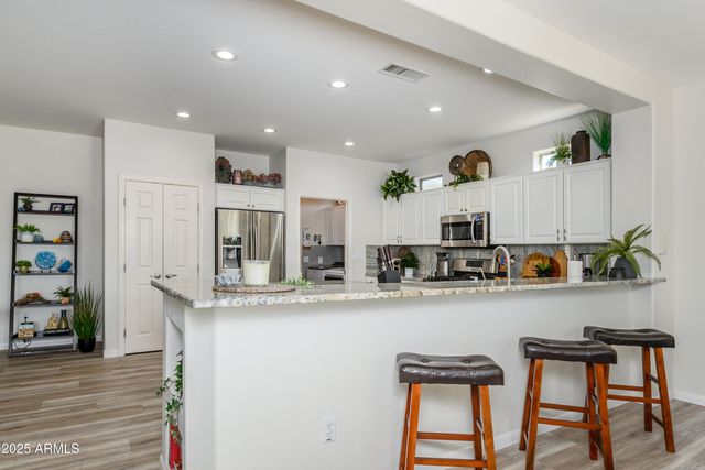 17165 W NELSON Drive, Surprise, AZ 85387