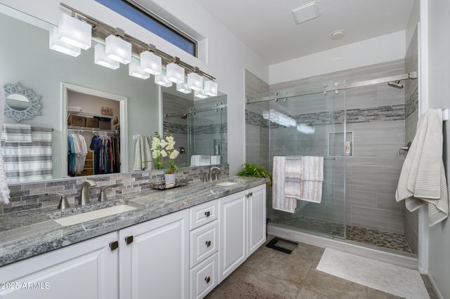 17165 W NELSON Drive, Surprise, AZ 85387