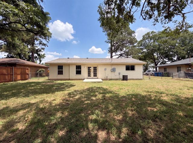 416 Tisdell Lane, Aubrey, TX 76227