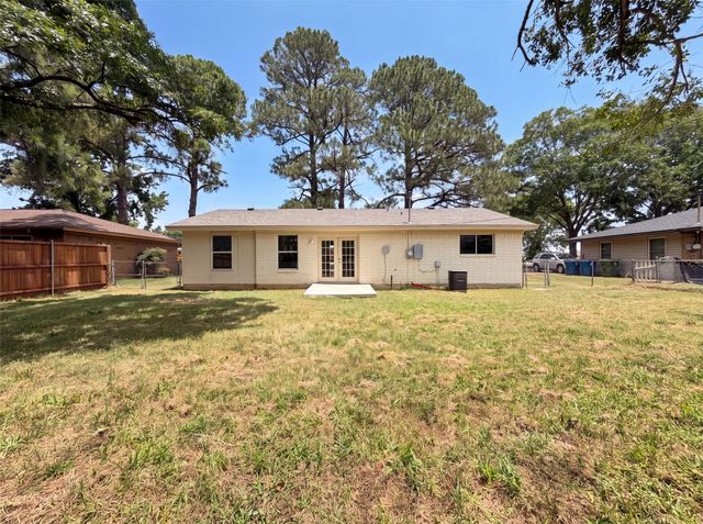 416 Tisdell Lane, Aubrey, TX 76227