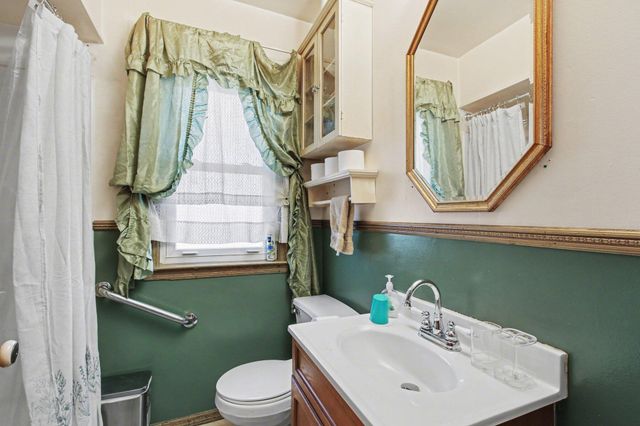 1670 W 61st Place, Merrillville, IN 46410