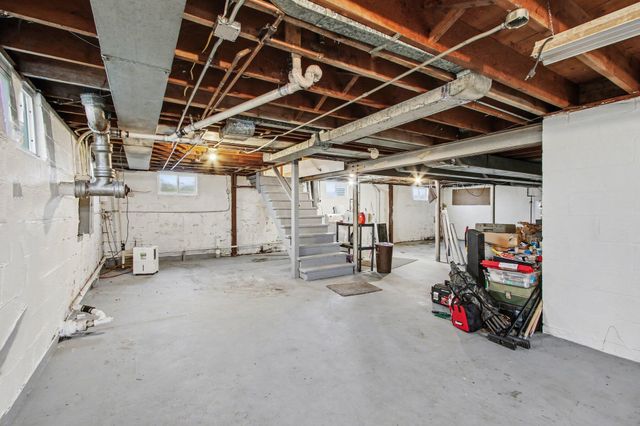 1670 W 61st Place, Merrillville, IN 46410