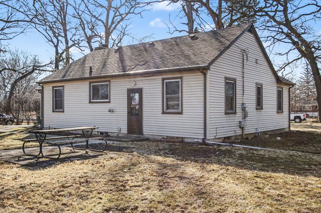 1670 W 61st Place, Merrillville, IN 46410